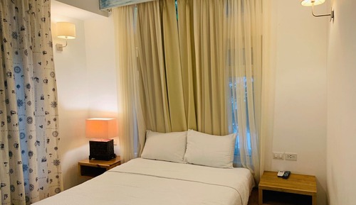 Deluxe Apartment, 1 Queen Bed, Housekeeping, Corner