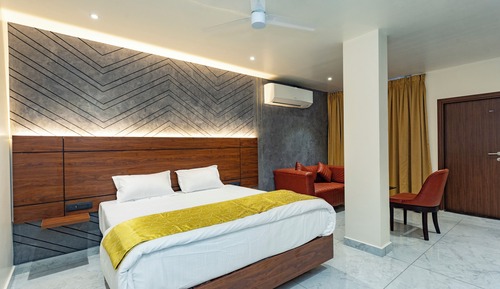 Luxury Suite, Balcony, Mountain View