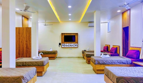 Grand Room, Balcony, Garden View