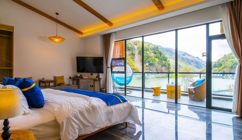 Deluxe Double Room, Lake View