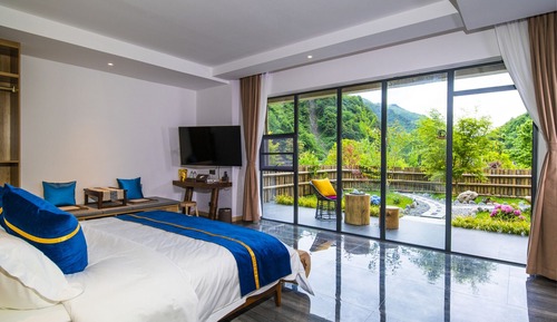 Deluxe Double Room, Garden View