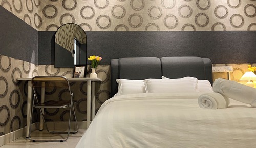 Family House, Patio, Corner