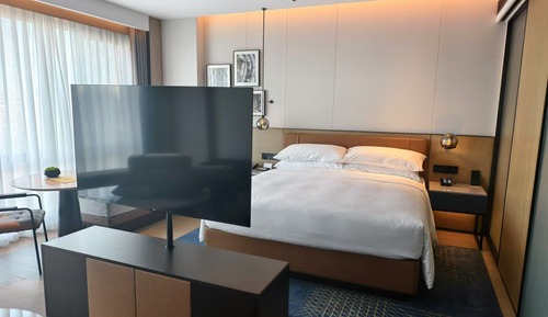 Standard Suite, 1 King Bed