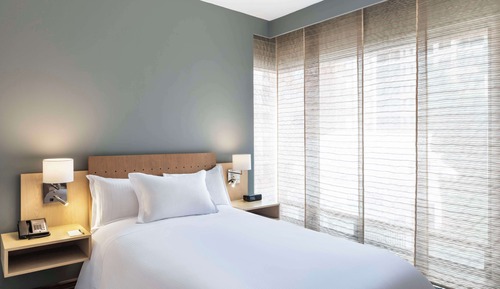 Junior Suite, 1 Queen Bed, Mobility Accessible