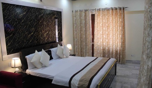 Exclusive House, City View