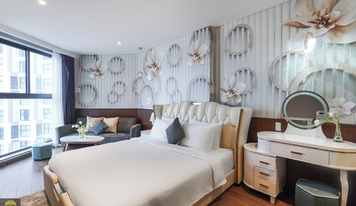 Business Studio, Garden View