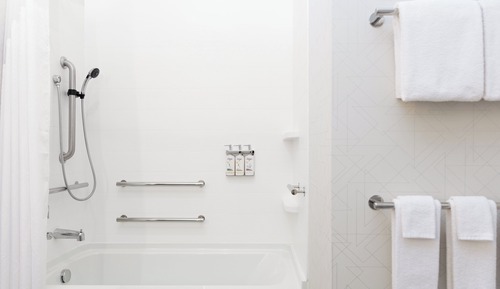 Standard Room, 2 Queen Beds, Hearing Accessible (Accessible Tub)