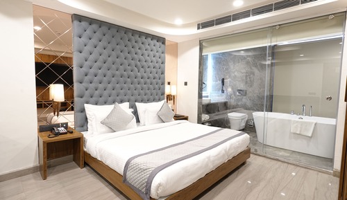 Luxury Suite, City View