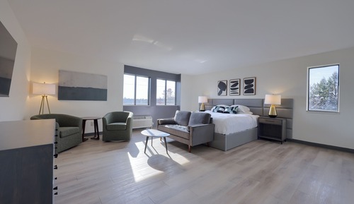 Superior Studio Suite, 1 King Bed, Kitchenette