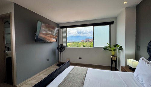 Deluxe Studio, 1 Bedroom, City View