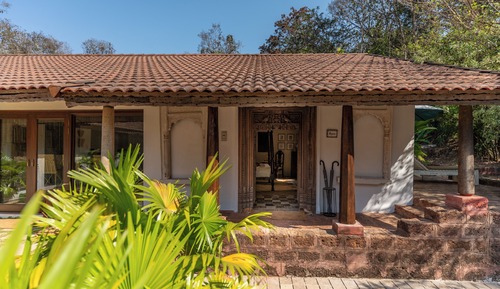 Superior Suite, 1 King Bed, Garden View