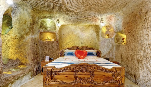 Deluxe Room, 1 King Bed, Hot Tub, Courtyard Area