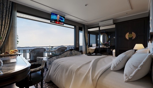 Luxury Grand Suite Full Ocean View- Private Balcony 3rd Floor