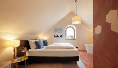 Penthouse, City View