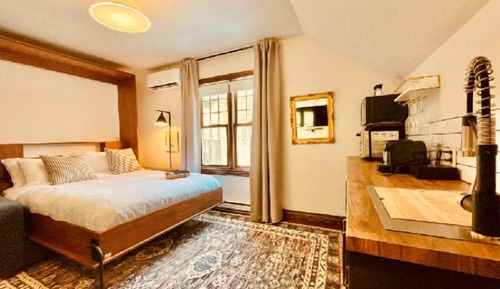 Premium Double Room, 1 Bedroom, Non Smoking, Courtyard View