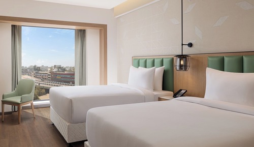 Twin guest room