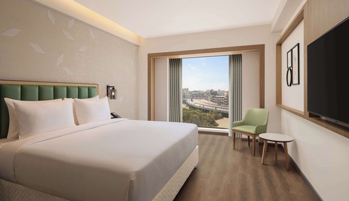 King guest room city view room
