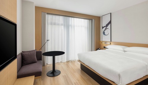 Standard Room, 1 King Bed