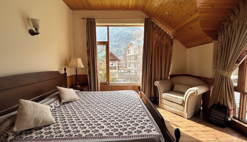 Luxury Double Room, 1 Double Bed, Mountain View