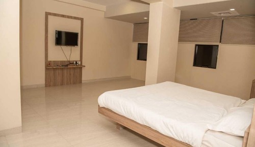 Deluxe Double or Twin Room, City View