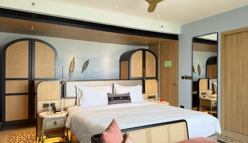 Deluxe Double Room, 1 King Bed, Balcony, Sea View