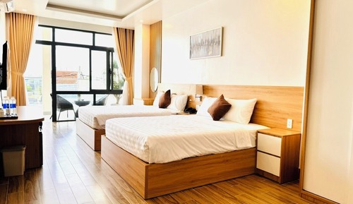 Deluxe Suite, Balcony, City View