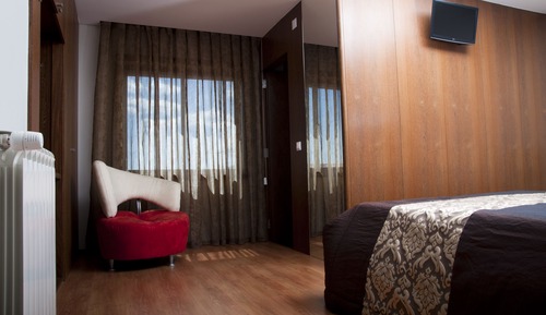 Family Quadruple Room, 2 Double Beds, Accessible, Refrigerator