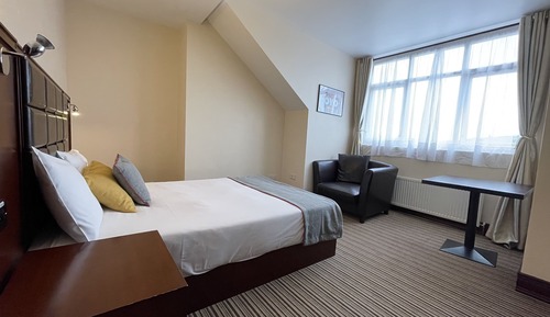 Large One Bedroom Apartment