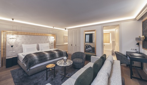 Superior Suite, Courtyard View
