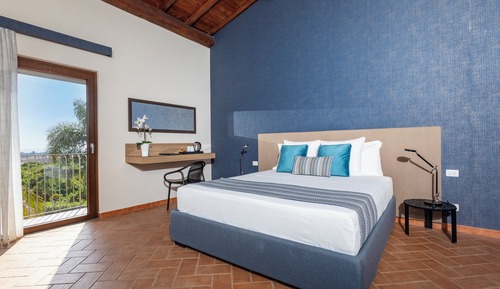 Deluxe Studio Suite (Moro)