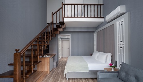 Family Duplex, Balcony