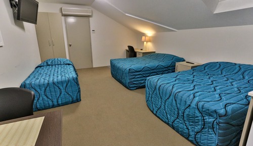 Deluxe Studio (Triple Room )