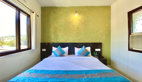 Deluxe Room - Mountain View