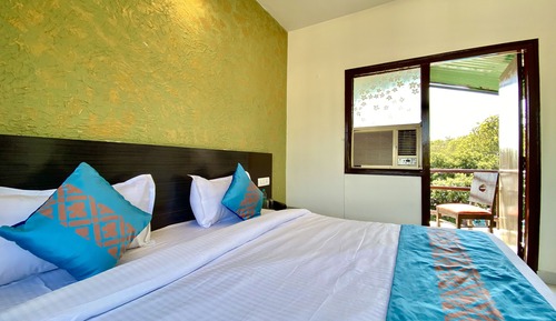 Deluxe Room - Pool View