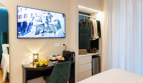 Queen Superior , Balcony