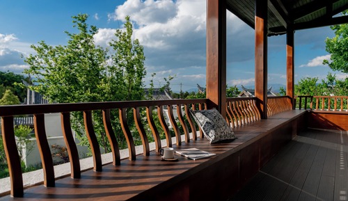 Design Loft, 2 Bedrooms, Pool Access, Courtyard View