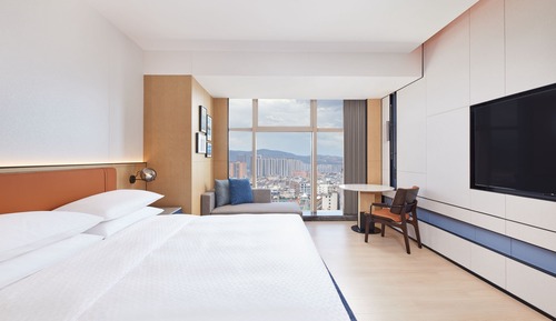 Superior Room, 1 King Bed