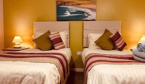 Room, 2 Twin Beds, Sea View