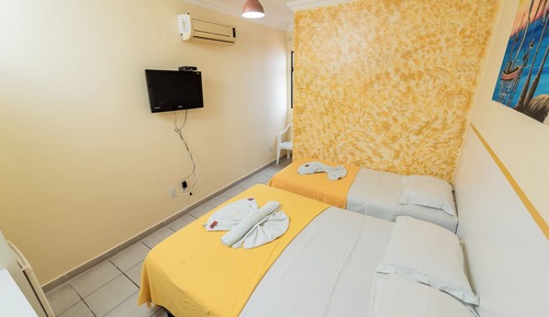 Triple Room, Non Smoking, Private Bathroom