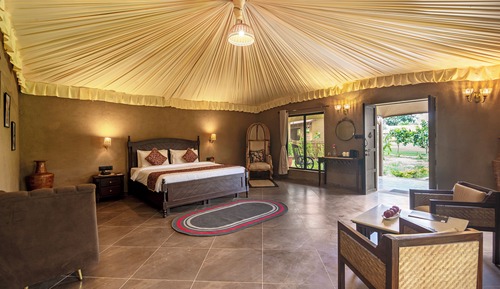 Luxury Tent with Sit Out