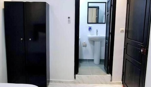 Junior Room, Lake View