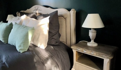 Deluxe Room, 1 Queen Bed, Private Bathroom, Garden View