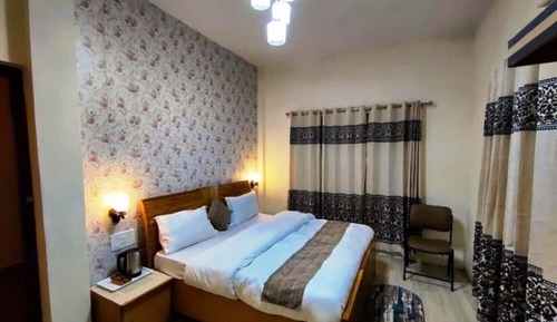 Deluxe Double Room, Balcony, Hill View
