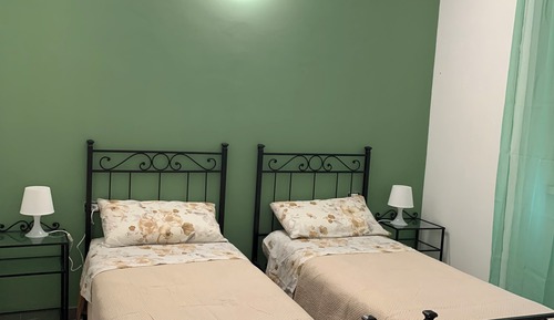 Classic Twin Room, Private Bathroom