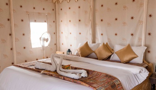 Standard Tent, Desert View