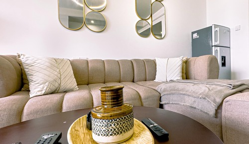 Deluxe Studio, 1 King Bed, Ensuite, City View