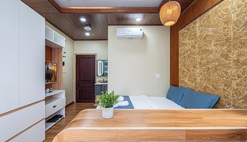 Basic Studio, Balcony, Courtyard View