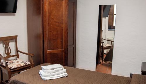 Basic Single Room, 1 Twin Bed, Private Bathroom, Mountain View