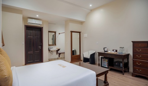 KOMSAN SUPERIOR KING BALCONY