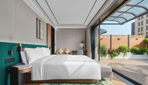 Premium Room, 1 King Bed, Terrace